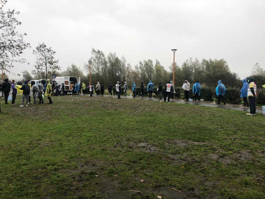 Calais: Hundreds brave the queue for a winter coat